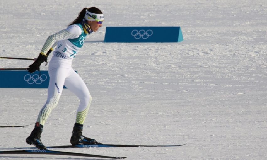 A mineira Jaqueline Mourão ficou na 74ª colocação entre 90 competidoras da prova de 10km de esqui cross country estilo livre. (Foto: divulgação/COB)