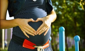 Mulheres que treinam durante a gravidez têm filhos mais ativos